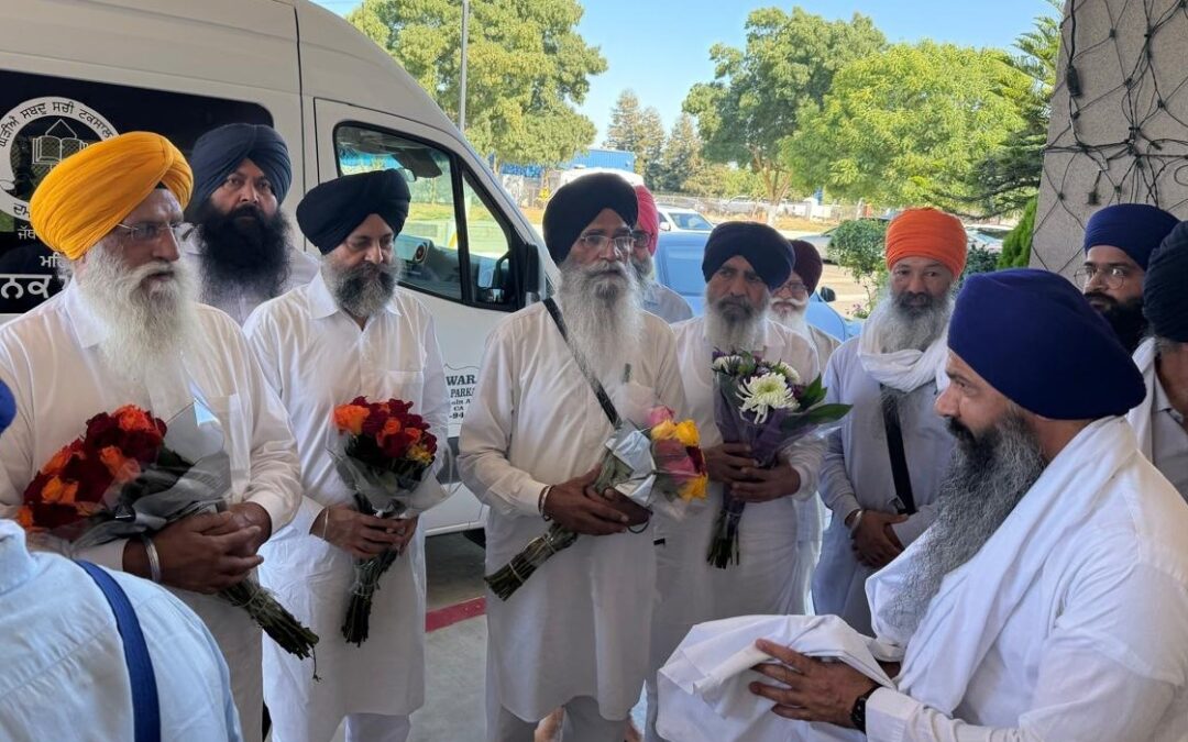 ਸ਼੍ਰੋਮਣੀ ਕਮੇਟੀ ਵਫ਼ਦ ਨੂੰ ਅਮਰੀਕਾ ਸਥਿਤ ਵੱਖ-ਵੱਖ ਗੁਰਦੁਆਰਾ ਸਾਹਿਬਾਨ ਦੇ ਪ੍ਰਬੰਧਕਾਂ ਵੱਲੋਂ ਕੀਤਾ ਗਿਆ ਸਨਮਾਨਿਤ