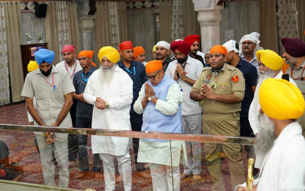 ‘ਸ਼ਹੀਦਾਂ ਦੇ ਸਰਤਾਜ’ ਸ੍ਰੀ ਗੁਰੂ ਅਰਜਨ ਦੇਵ ਜੀ ਦੇ ਸ਼ਹੀਦੀ ਗੁਰਪੁਰਬ ‘ਤੇ ਰਾਜਪਾਲ ਨੇ ਗੁਰਦੁਆਰਾ ਸ੍ਰੀ ਨਾਡਾ ਸਾਹਿਬ ਵਿਖੇ ਮੱਥਾ ਟੇਕਿਆ